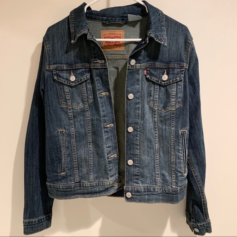 Levi’s Dark Wash Denim Jacket